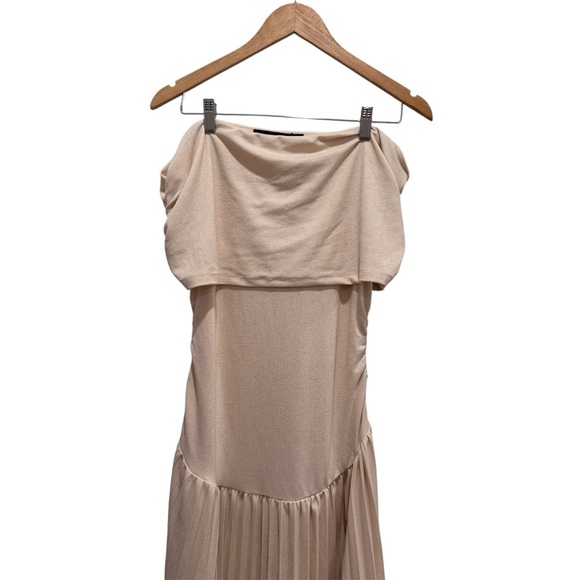 NWT REVOLVE Lioness Field of Dreams Maxi Dress Off Shoulder Pleated Oatmeal XL - Picture 8 of 16